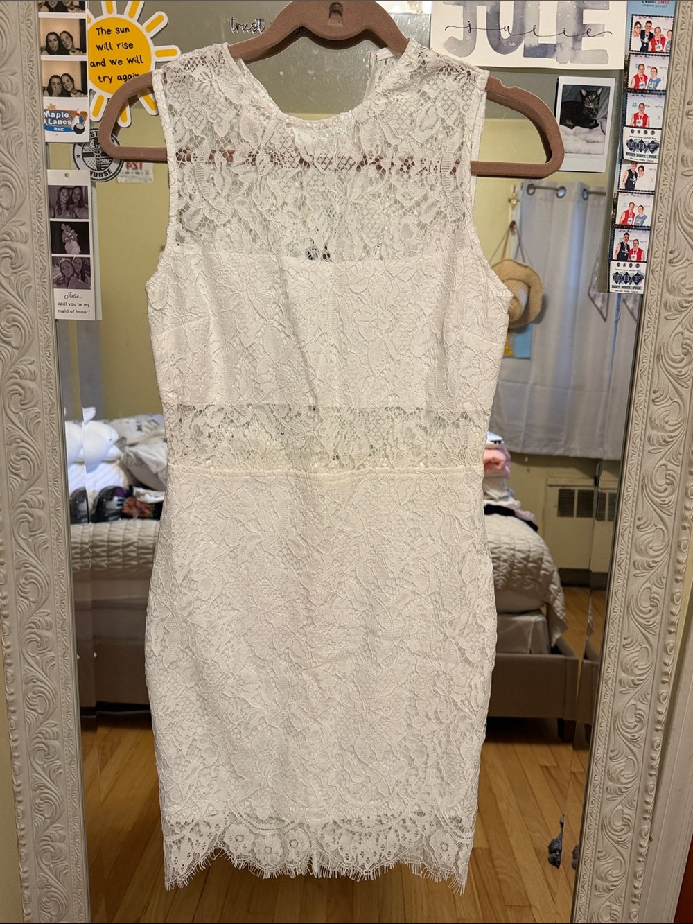 Elegant White Lace Sheath Dress